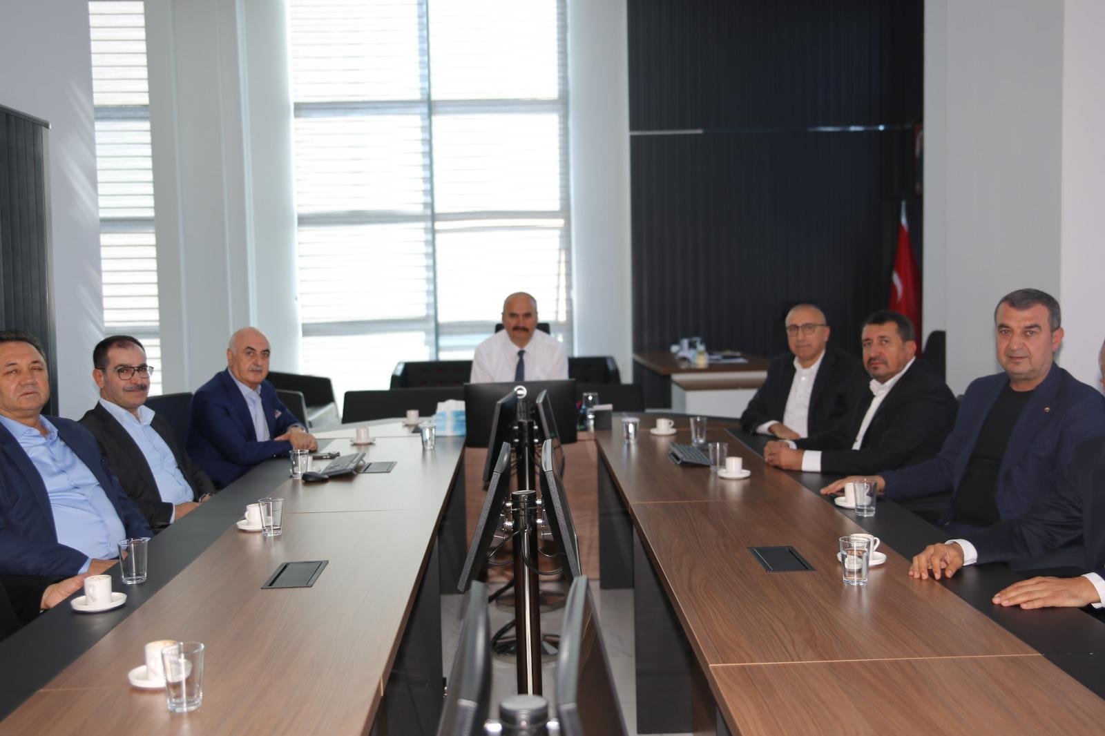 VALİ CANALP, BATMAN VAKIF BAŞKAN VE ÜYELERİNİ KABUL ETTİ